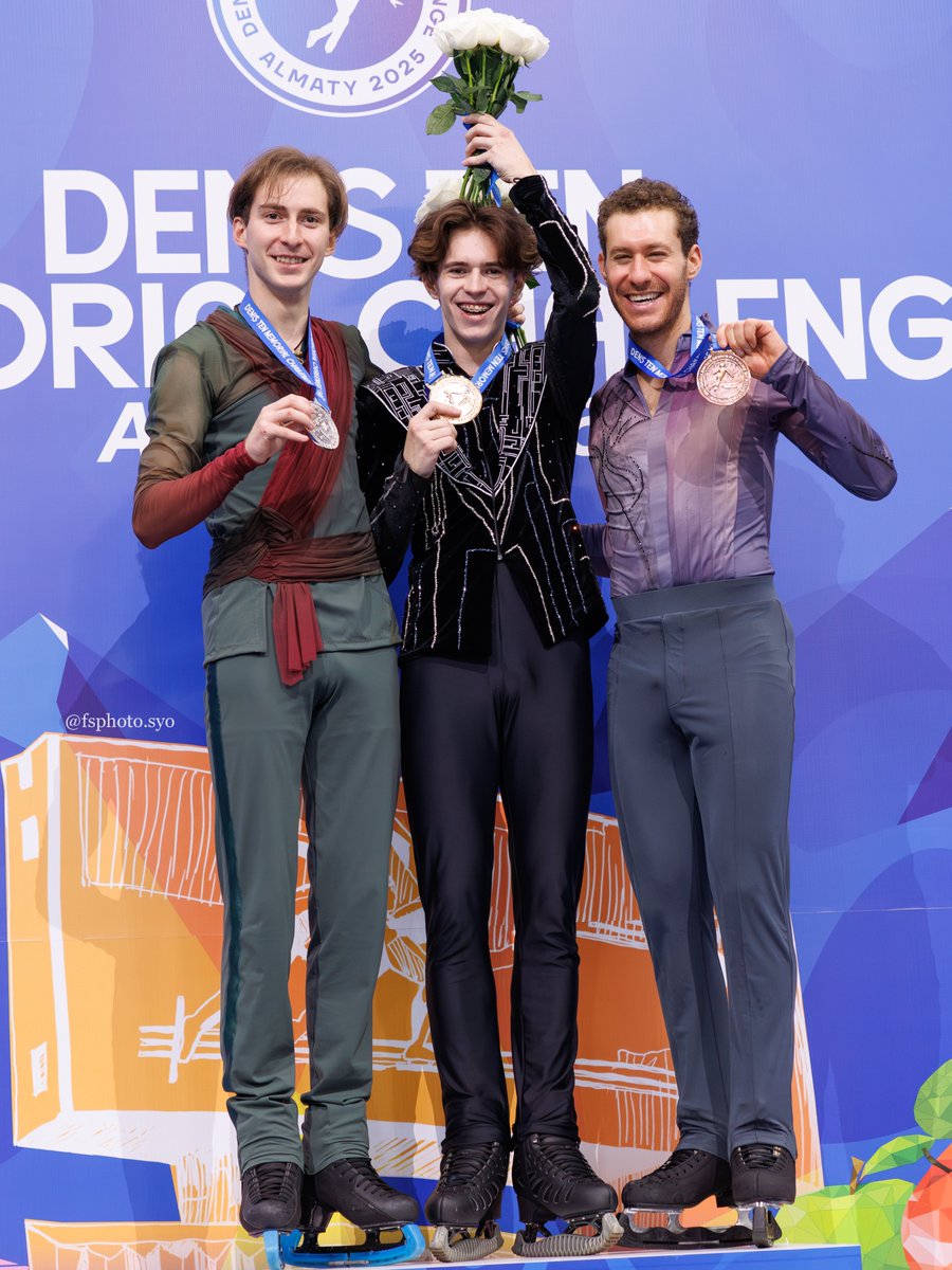 デニステンメモリアル男子表彰式

シャイドロフくんとニカくんが仲良しすぎて微笑ましく見守りました☺️