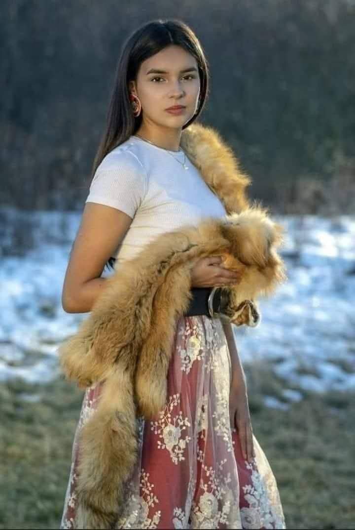 alaska_godosiyo's tweet image. Today is her birthday 🎂 need some wishes from you guys ❤️