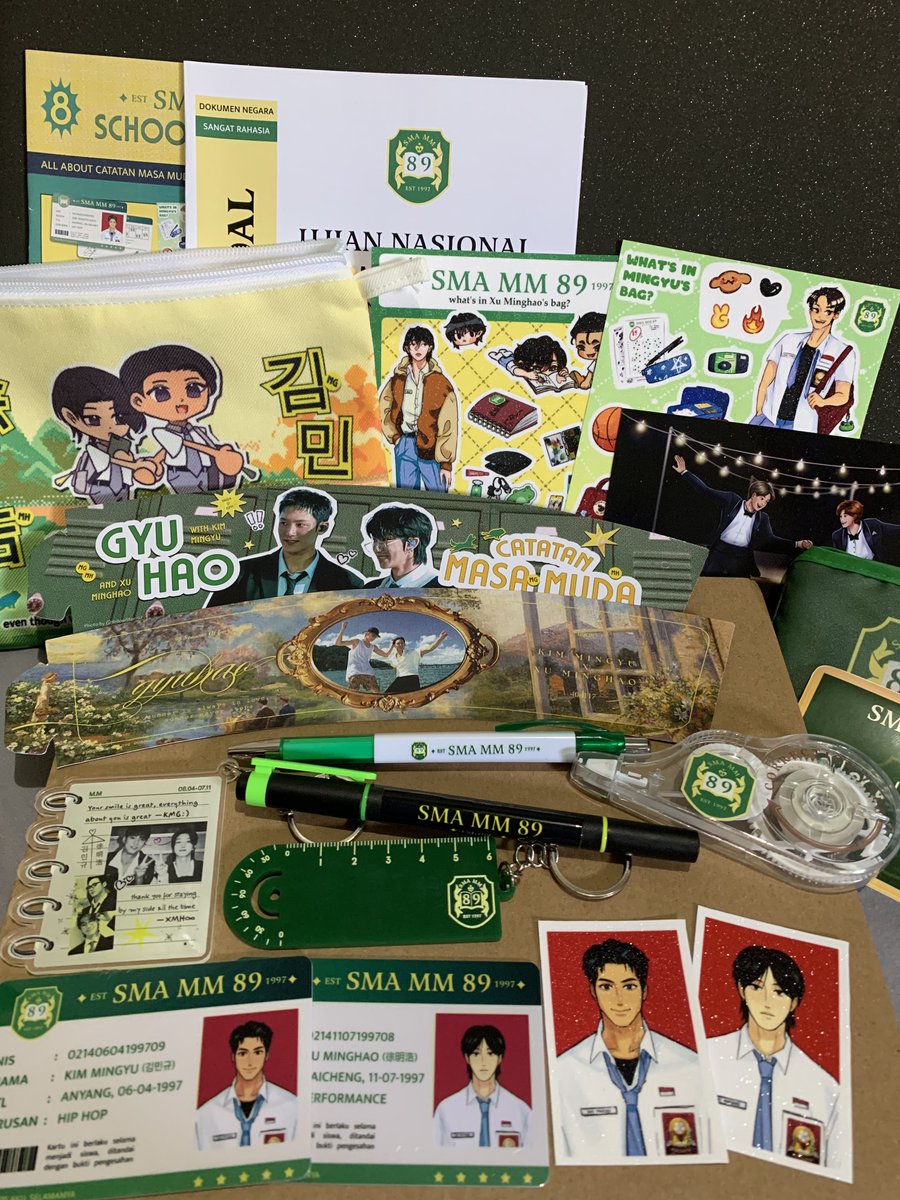 lord_cooter's tweet image. my merch from @OSISSMAMM89 is finally here! it&apos;s so many cute items! that ruler keychain will go with everywhere in my job so useful so cutieful so gyuhao 🥰