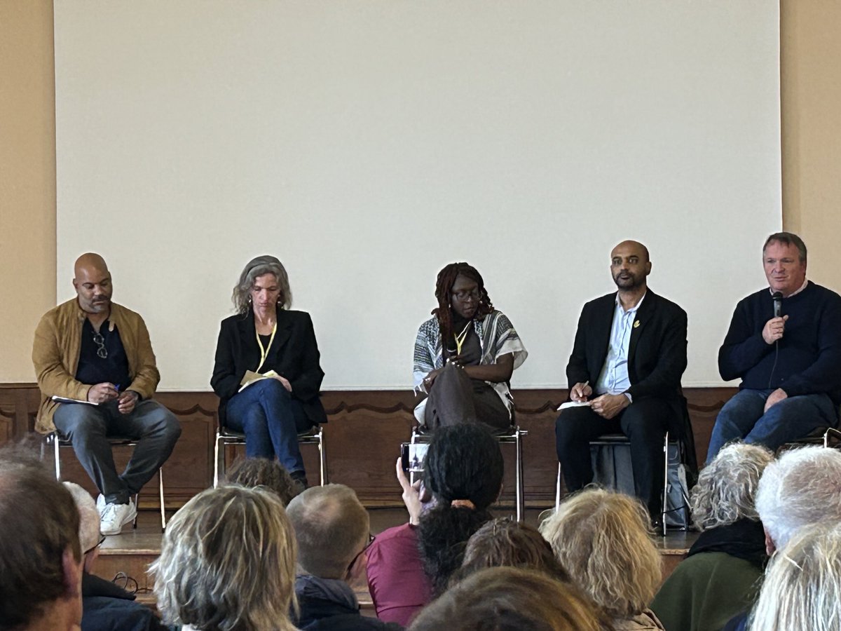 Table ronde « combattre les discours de haine » en direct des rencontres #placepublique à la Reole. Une priorité absolue!