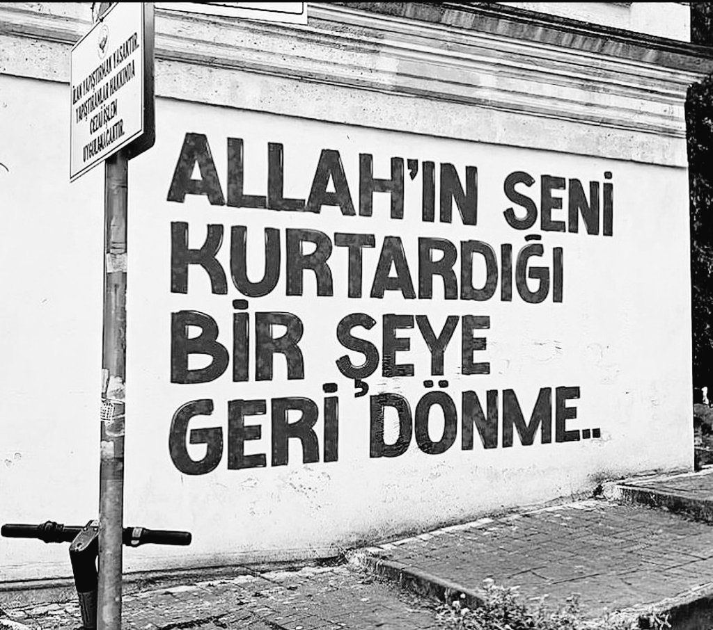 Allah'ın seni kurtardığı bir şeye geri dönme.