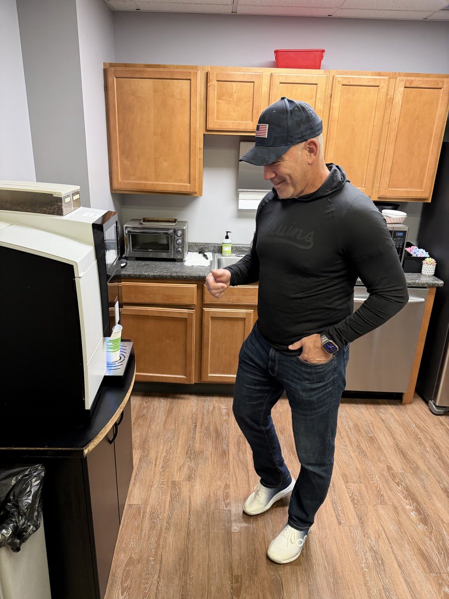 The first WEEI Saturday Morning Bru! 

Billy Jaffe in the building w/ <a href="/AndrewRaycroft/">Andrew Raycroft</a> every Saturday from 8a-9a!

Listen: go.audacy.com/weei/listen