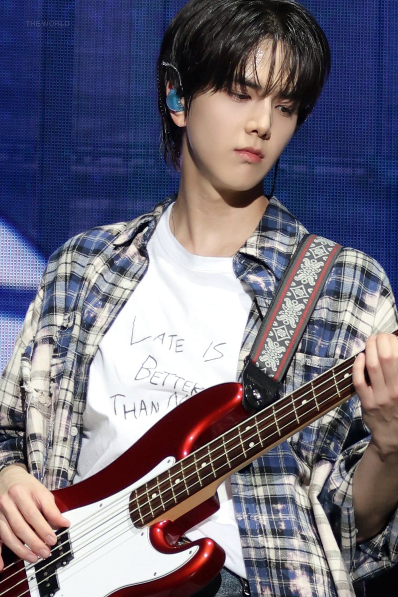 YH____theworld's tweet photo. 251004 🎸
 #더보이즈 #영훈 #THEBOYZ #YOUNGHOON https://t.co/E7o6lYPFaa
