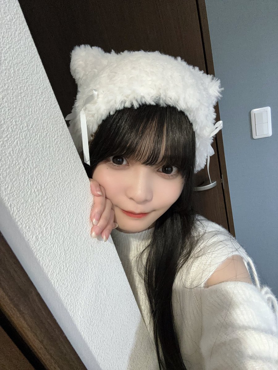 高梨ゆな MORE STAR 私服衣装 オンライン特典会 私服オンライン特典会ありがとうございました！✧︎*。 高梨はしろねこ