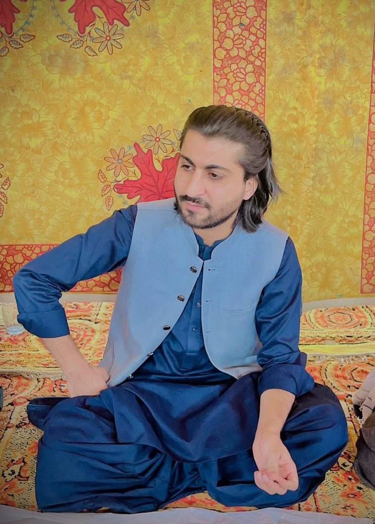 17 اگست سے میر یوسف قلندرانی جبری طور پر لاپتہ ہیں۔ یہ کوئی حادثہ نہیں بلکہ ایک کھلا ظلم ہے، جو صرف مخالفین کی ایمان اور جھوٹے بیانیے پر ہم پر مسلط کیا گیا۔ ہم خاموش نہیں بیٹھیں گے، نہ تھکیں گے، نہ جھکیں #ReleaseYousafQalandrani