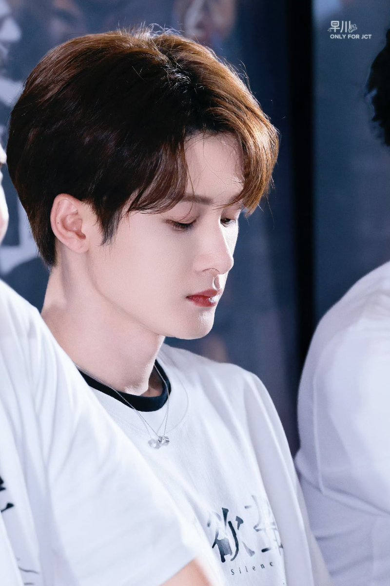 เจ้าก้อนโมจิถาน… ดูนุ่มนิ่มหนุบหนับใจมากกก น่ารักที่สุดเลยยย 🥰🤏🏻

<Sound of Silence>
©️ 早川·Only健次
#TanJianci #ถานเจี้ยนซื่อ #檀健次