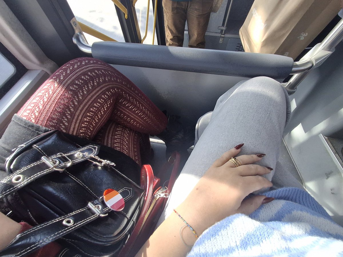 two besties with different aesthetics <a href="/gaykiraz/">-ˏˋ⋆ anna ༉ ⚢ ˊˎ⁀➷</a>