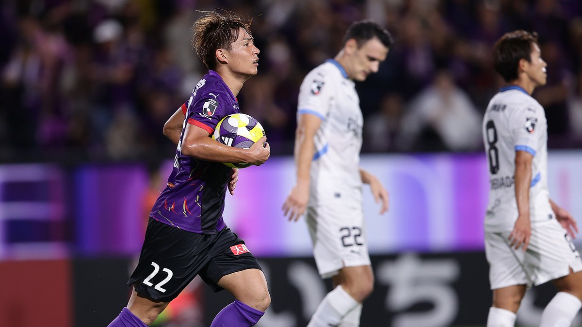 GoalJP_Official's tweet photo. 🟣 京都、優勝争いへ手痛いドロー 🐬

京都サンガ.F.C.、須貝英大のJ1初ゴールで追いつくも逆転できず。

川崎フロンターレは3試合負けなしも2試合連続ドロー。

京都 1-1 川崎F https://t.co/xmTZh12Wj1