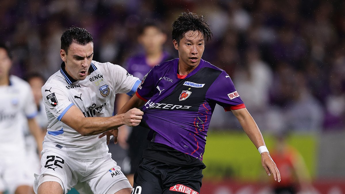 GoalJP_Official's tweet photo. 🟣 京都、優勝争いへ手痛いドロー 🐬

京都サンガ.F.C.、須貝英大のJ1初ゴールで追いつくも逆転できず。

川崎フロンターレは3試合負けなしも2試合連続ドロー。

京都 1-1 川崎F https://t.co/xmTZh12Wj1