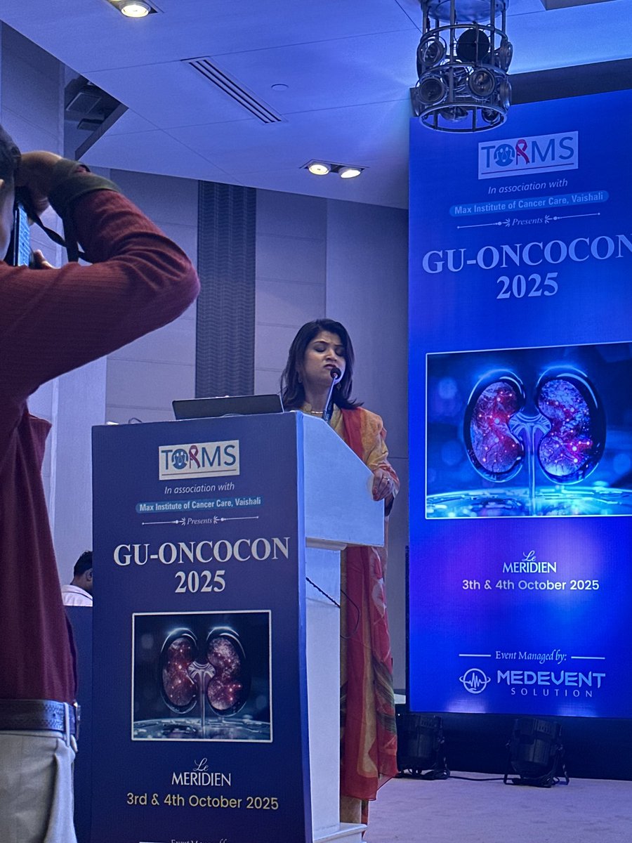 Garg_H's tweet image. When you talk of bladder cancer you talk of @shilpaonc.. we had mesmerising and super enthusiastic discussion on bladder cancer update -periop ,postop and metastatic and there is so much to explore and learn!!!! ..#GUONCOCON25  @neerajaiims @DharamKaushik5 @DrYukselUrun