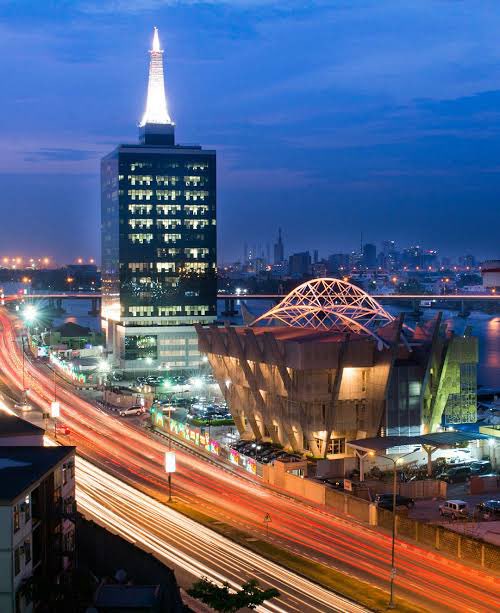 EKO

✅ 6th largest economy in Africa.
✅ Contributes over 30% of Nigeria’s GDP.
✅ Financial hub of West Africa
✅ Handles over 70% of Nigeria’s imports.
✅ Largest concentration of factories &amp; industries in Nigeria.
✅ Africa’s largest urban population (20M+).
✅ Houses Eko