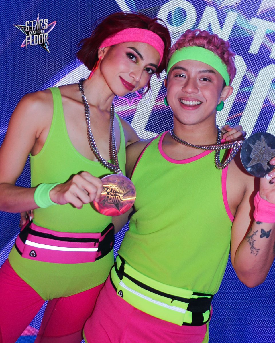 SOTF_GMA's tweet image. IT'S A WIN FOR THE 80S BABIES! 🩷💚 Congratulations sa Top Dance Star Duo of the week para sa #SOTFFeelNaFeel, GLAIZA DE CASTRO & JM YRREVERRE! 💪🏼🏅🎊
#StarsOnTheFloor | Saturdays, 7:15 PM 🌟
#GlaizaDeCastro #JMYrreverre