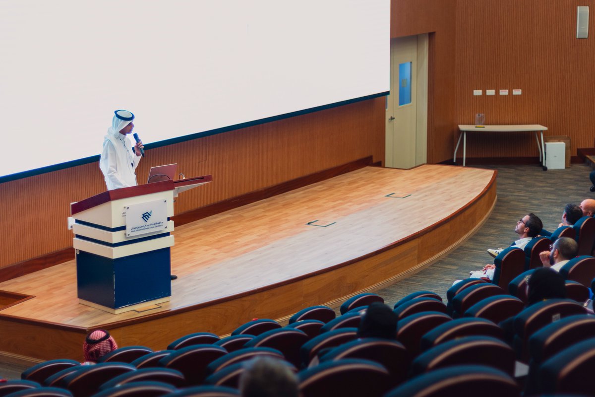 Spine_iau's tweet photo. 🦴🔍 Dr. Mohammad Alsofiyani presents Oblique Lumbar Interbody Fusion (OLIF) for Upper Lumbar Levels, focusing on anatomical challenges, surgical technique, and clinical considerations for accessing L1–L3. A valuable guide for advanced spine surgery. https://t.co/ktEalZlBtf