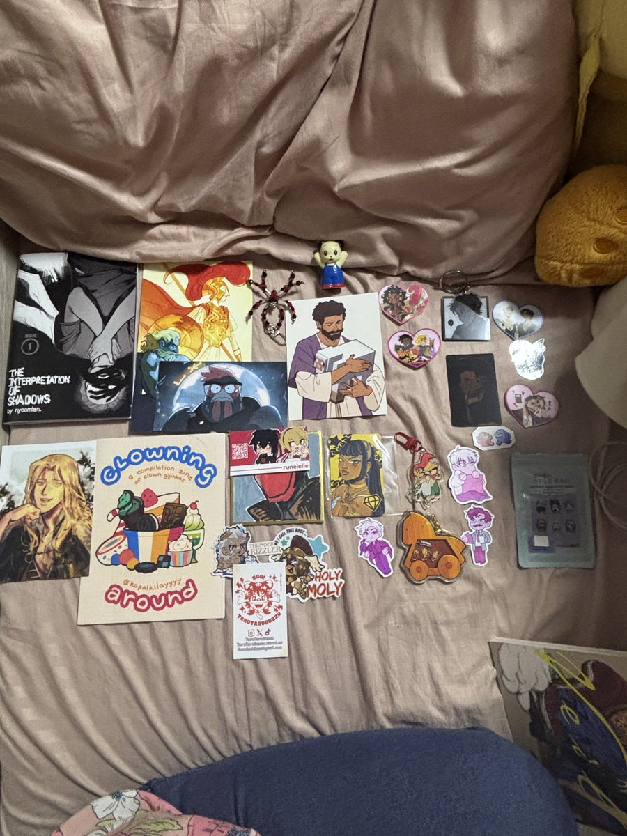 Thank you so much po kina :: <a href="/nyoomian/">nyoomian 🌸 KOMIKET OCT A22 🌸 read TIOS!</a> , <a href="/WolfyTheWitch/">Wolfy🌈 Oct Komiket C1</a> , <a href="/bewitchedbrew_/">thecatinatux_official</a> , <a href="/yuzenzhang_art/">ymz 🌸</a>  and every other artist that I can’t tag on twitter for makin up half my haul!!