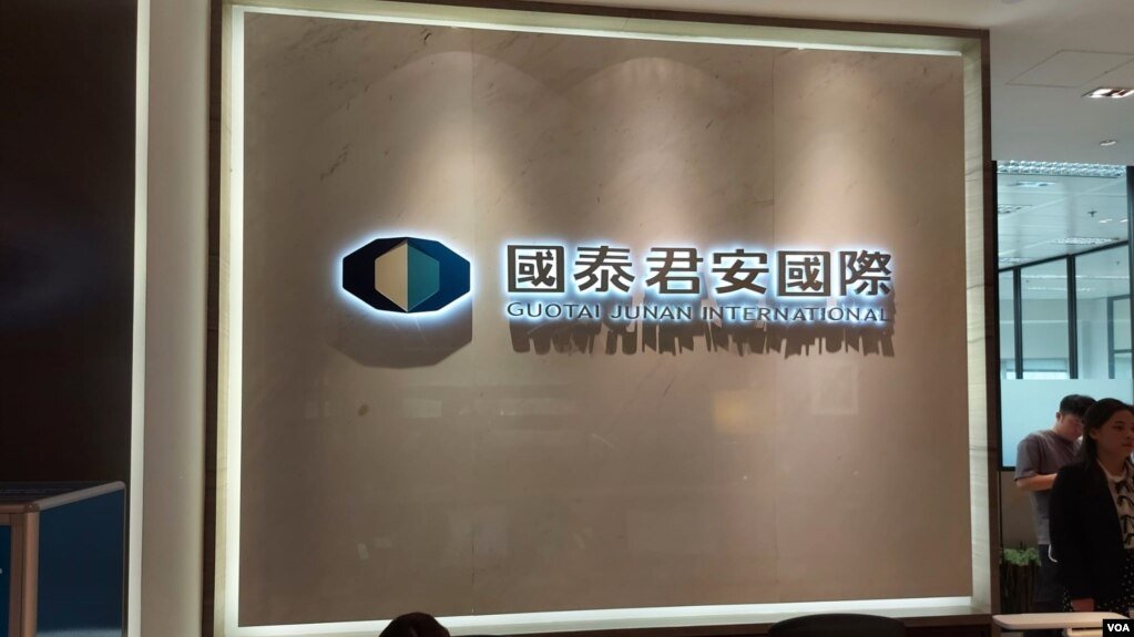 Joyce_ph012's tweet photo. The three major development directions of #RWA in the future: 

1.Asset diversification: Expanding from financial assets to real estate (#RealtyX), minerals (#MineralVault), supply chain (#Spice), and AI computing power (#GAIB). 

2. Cross-chain Interoperability: #Centrifuge has launched the deRWA standard, enabling assets to freely flow between #EVM and #Solana. 

3. Supervision and Compliance: More countries will issue #RWA issuance and trading guidelines to promote market standardization. 

#RWA is not a trend, but the future. As the COO of Centrifuge, Jürgen Blumberg, said: "In the future, no one will ask whether a product is tokenized, because it has already been integrated into it." 

The essence of #RWA is not merely to "move assets onto the blockchain", but to restructure the issuance, circulation and usage methods of assets. It is breaking down geographical, threshold and time limitations, allowing global capital to flow on the same ledger. 

#GuotaiJunan has made unremitting efforts to ensure the compliance of RWA transactions, and its # GJOAEX exchange will also become an important carrier of the entire # RWA ecosystem.

#RealtyX #MineralVault #Spice #GAIB #Centrifuge #EVM #Solana #RWA #GJOAEX #guotaijunan