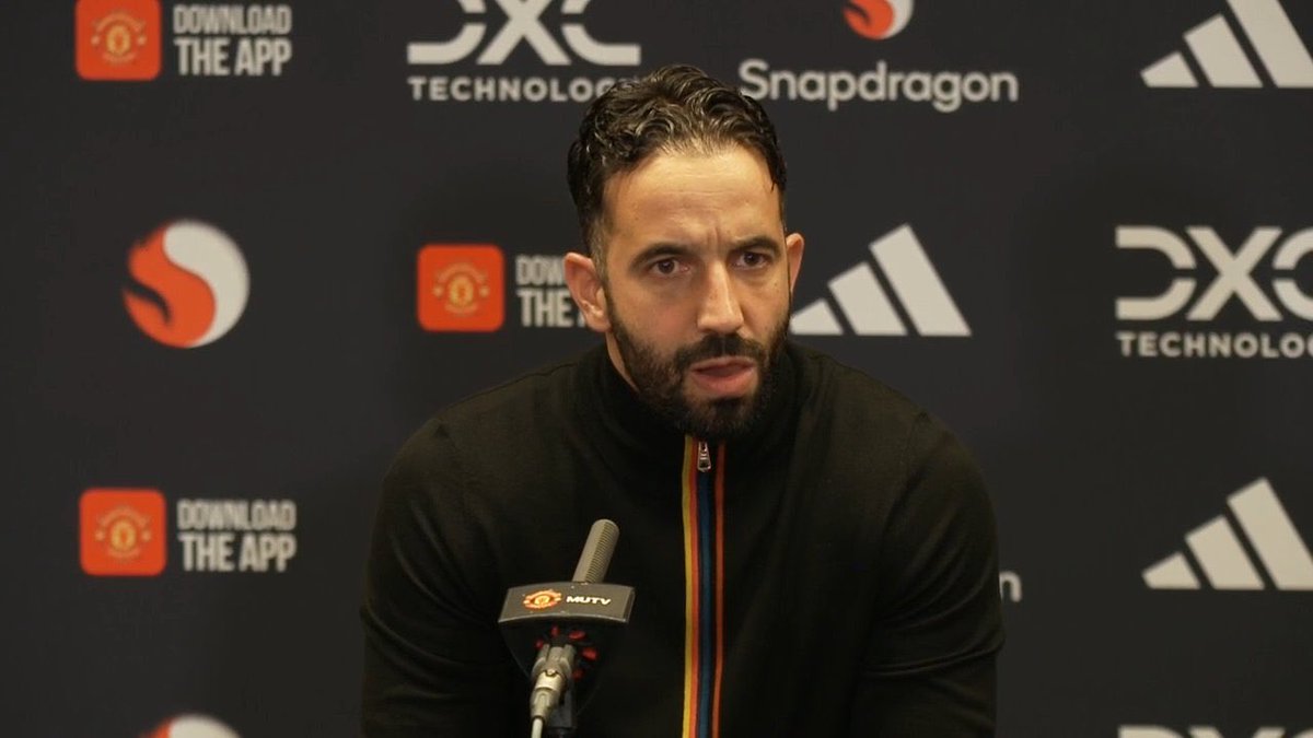 wire_pitch's tweet photo. 🚨 Simon Stone – BBC Sport | Team News Tease 👀🔴
Simon Stone has hinted at exciting Manchester United team news coming soon… 👀
Could this be Lammens’ first start? Or Yoro lining up at centre-back? 🔥
#PitchWire #MUFC #SimonStone #ManchesterUnited #PremierLeague #TeamNews
⸻
🚨🚨 سايمون ستون – BBC سبورت 👀🔴
أخبار مثيرة قادمة بخصوص تشكيلة مانشستر يونايتد بعد قليل…
هل سنرى لامينز أساسيًا لأول مرة؟ أو يورو في قلب الدفاع؟ 🔥
#PitchWire #مانشستر_يونايتد #لامينز #يورو #الدوري_الإنجليزي
