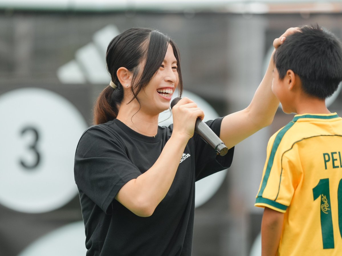 三井アウトレットパーク木更津のアディダスRE-OPEN記念イベント、蹴り