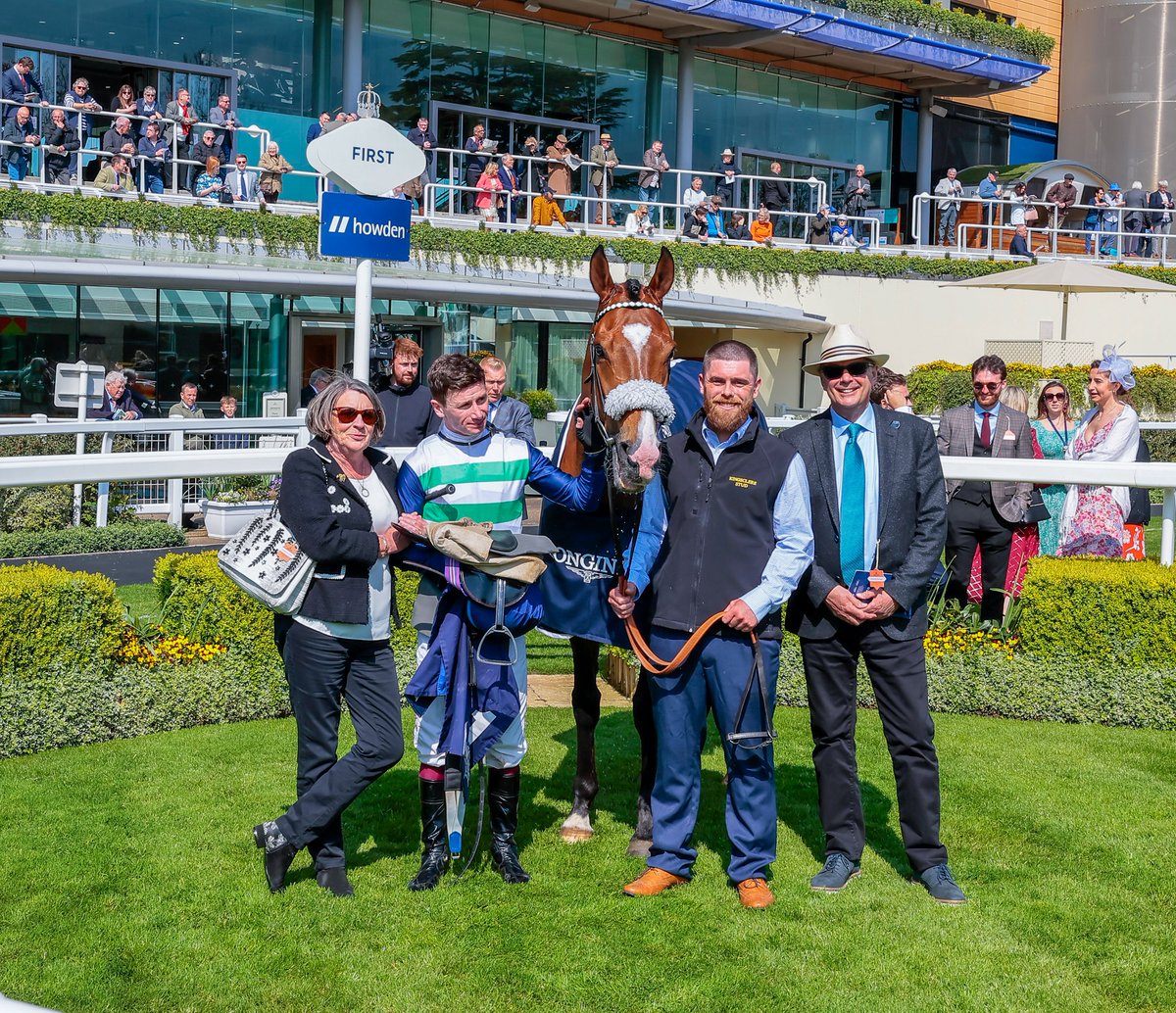 Anna Lisa Balding: 

"That's him, he's retire now. He's going to go out on that. He's had an amazing life, he's 100 per cent sound. He's loved his racing and now it's time to go and do another job. He's going to stay with us and become our hack, it'll be lovely. His stable is