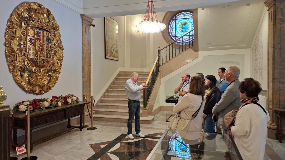 EAJPNVNafarroa's tweet image. 🙌 Visita al Ayuntamiento de #Iruñea

👉 Una mañana para conocer de cerca el trabajo de nuestro concejal de @GeroaBaiIrunea @JavierLeozSanz y cómo funciona la casa de todos los y las iruindarras

#JuntaMunicipal #Iruña #EAJPNV