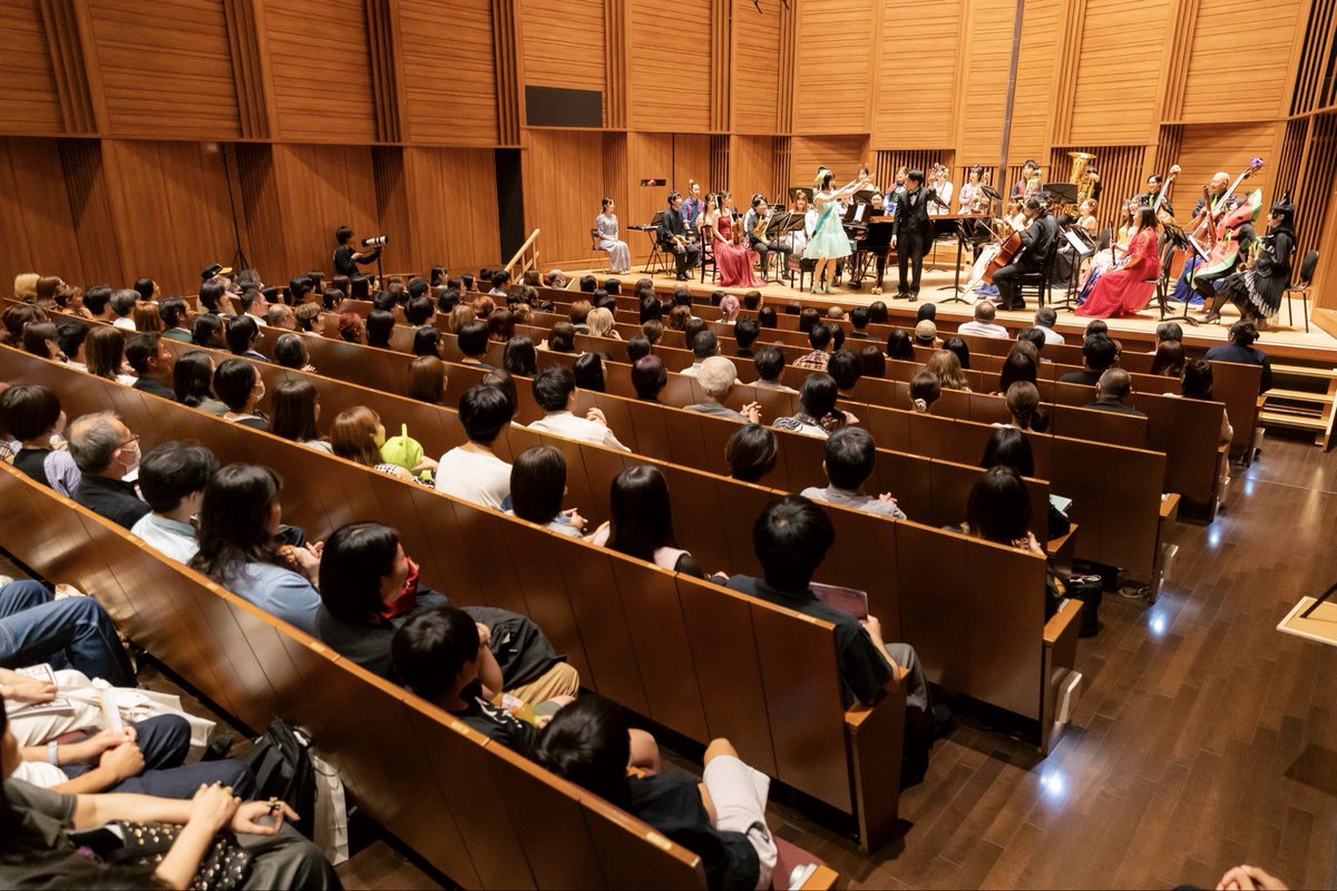 melonorchestra's tweet photo. 第二回めろんオーケストラコンサートありがとうございましたー(●^▽^●)/
満員御礼！最高のステージをありがとう！！！！
またお会いしましょう！！！！
#めろんオーケストラ https://t.co/okSwcJNA8s
