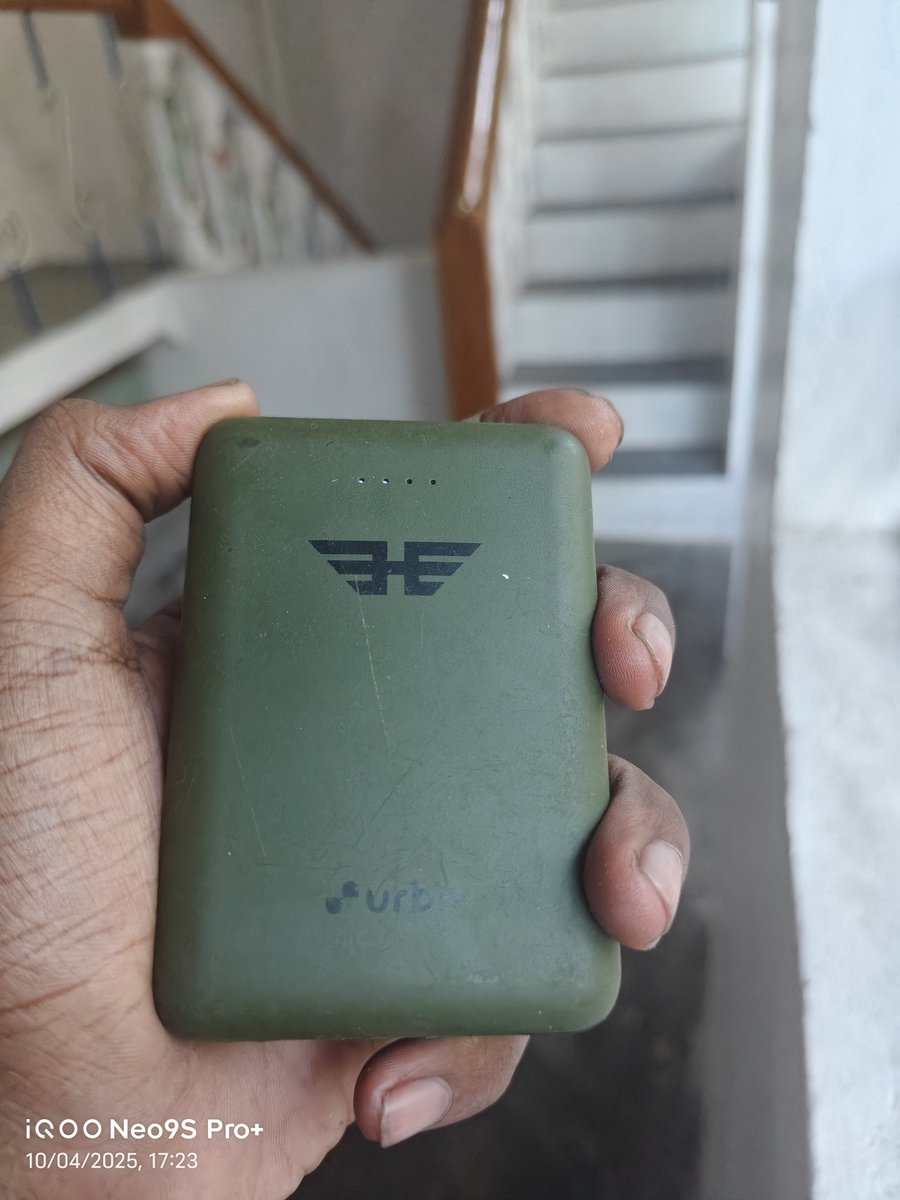 XiDaniell's tweet photo. @urbnworld worst quality powerbank ever, i didn't drop the powerbank anywhere. The battery puffed after a year. Such a crap product. What the heck dies your battery protection are doing all those advertised thing are fake. https://t.co/6TfWgByd1u