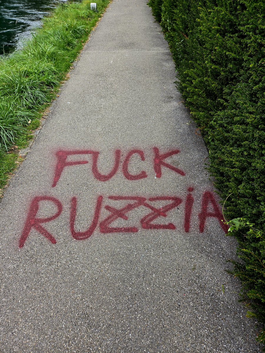 Chat G Peter (@peteawake) on Twitter photo In <a href="/Bern_Stadt/">Stadt Bern</a> hat man es nicht so eilig, die rassistische Hetze der linken Kleingeister wegzuputzen. Man stelle sich vor, da stünde Fuck Antifa. 🫣 In <a href="/Bern_Stadt/">Stadt Bern</a> hat man es nicht so eilig, die rassistische Hetze der linken Kleingeister wegzuputzen. Man stelle sich vor, da stünde Fuck Antifa. 🫣