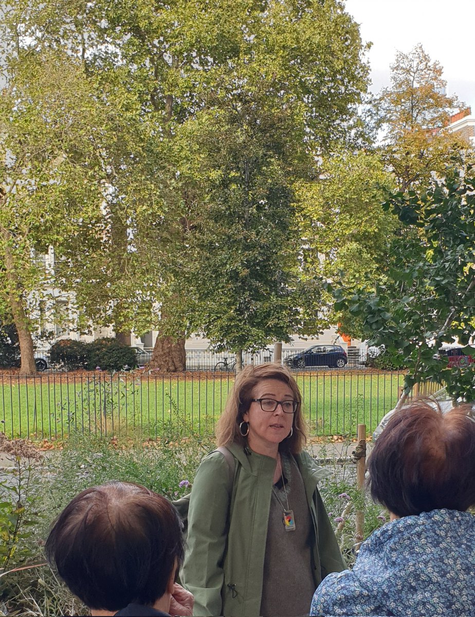 From today's Local Guiding Day exploring the Shadows of the Past - in #Stockwell 
The 19th Garden Square :  Albert Sq of 1847
Metropolitan transport in the Modernist Bus Garage of 1952. 
(Addie, Button &amp; Partners) 

#LocalLondonGuidingDay