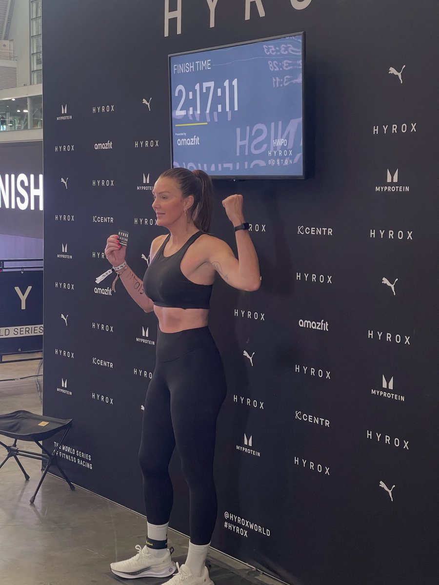 Bethniefox's tweet photo. Boston Hyrox in the books. What a privilege it is to finish a challenge you put yourself through 🖤⭐️💪 https://t.co/Kk8YMokTod
