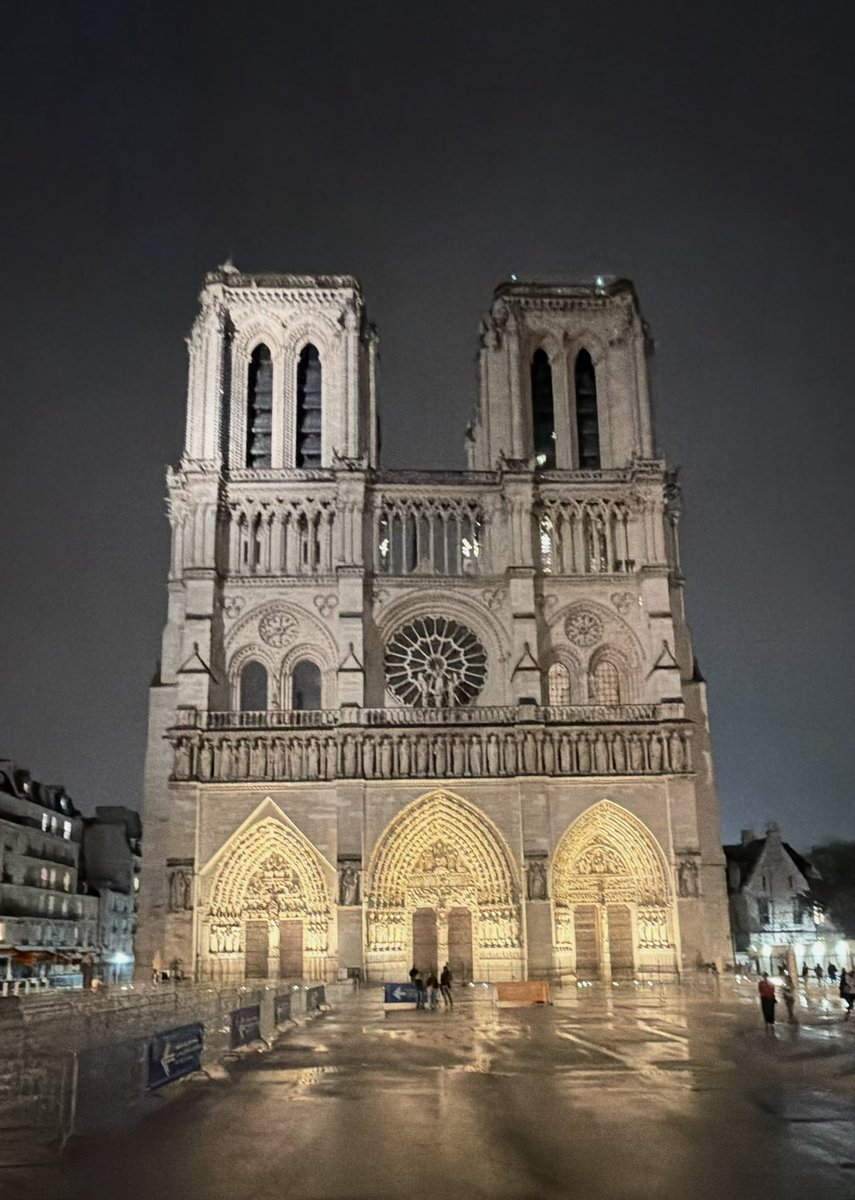 Last night
#NotreDamedeParis