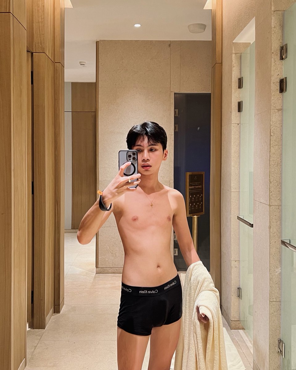 tobyquintans's tweet photo. 🤳🏻🪞 https://t.co/srNXUVUsFe