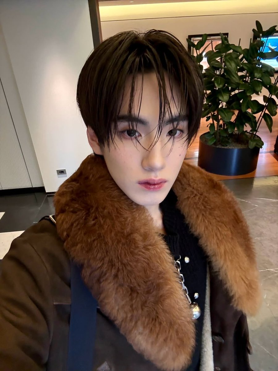 ถ้าอยู่ bnk แถวจับมือนางคงยาวที่สุด ติดคามิ 7 ทุกซิง แมสในระดับแคปเฌอ  มีโอตะแต่งเพลงมะงึกๆอุ๋งๆให้