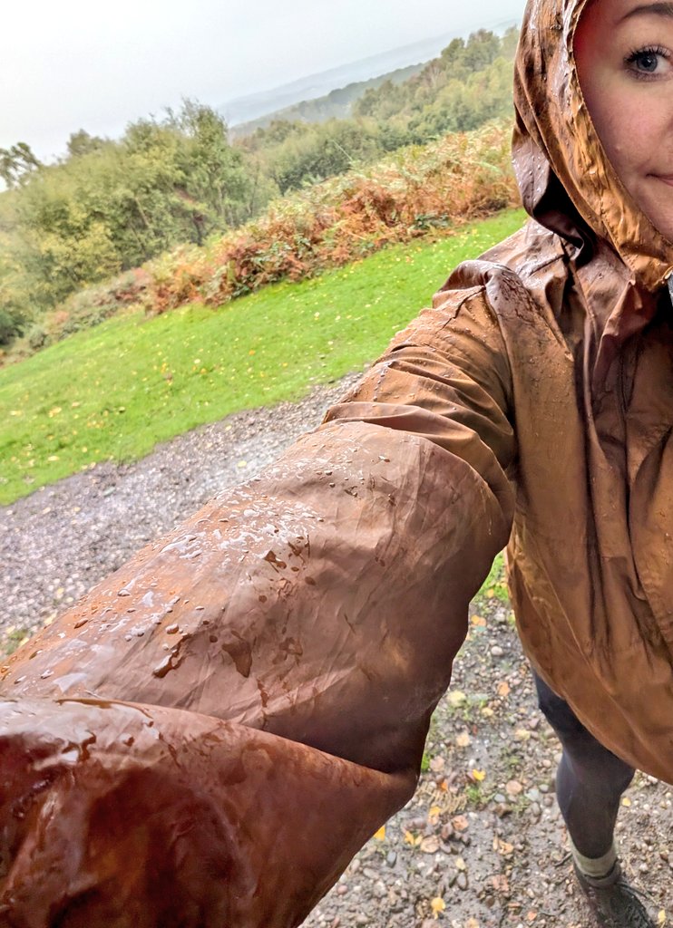 _rach_ael's tweet image. What dickhead goes on a remote walk during a weather warning?
Me 😠😌