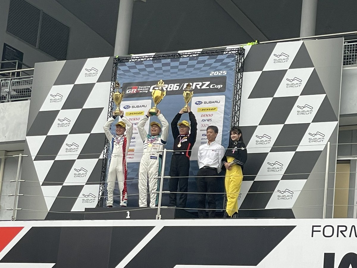 MaaChan_19's tweet photo. GR86/BRZ Cup 鈴鹿 予選
昨日初めて新品タイヤを履き、想定外過ぎて戸惑いましたが、雨も味方してくれて何とか6列目スタート。
引っ掛かってしまいましたがレースは行けそうなので頑張ります。
長谷川選手はコンソレだけど表彰台獲得✌️

シングルは見えそうだけど表彰台は難しそう😇
やるしかない！！ https://t.co/4flVi9a3o3