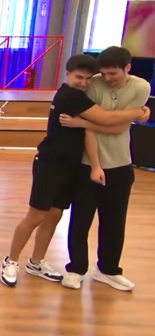 otforeveer's tweet photo. no me los podeis separar😭😭
#SalvarMax #SalvarMaxChallenge #guilleymax #otdirecto4oct https://t.co/Rvtwkr4tlP