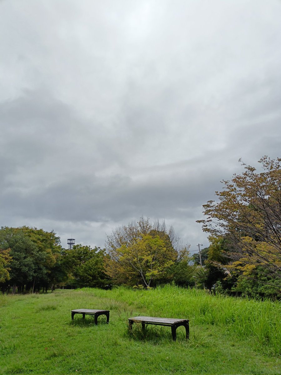 10月の曇り空