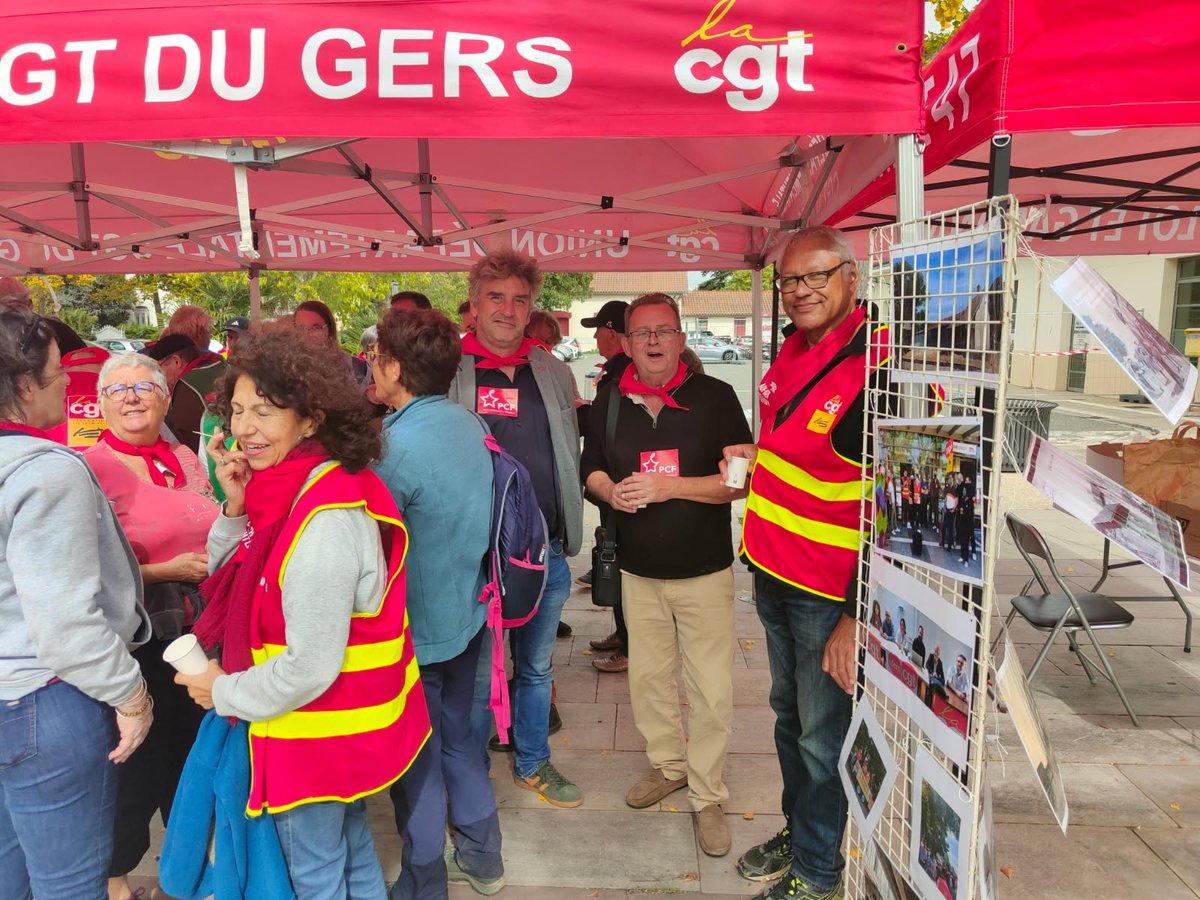 Jérôme Monamy (@jeromemonamy) on Twitter photo Présent à #auch, avec <a href="/CadoreEric/">Cadoré Éric</a>, pour accueillir les marcheurs entre Agen et Auch.
La bataille du rail franchit une nouvelle étape.
L'état doit remplir son rôle d'aménagement du territoire en répondant aux besoins de la population.
@Pcf32
<a href="/Occitanie/">Région Occitanie</a>
<a href="/lacgtcommunique/">La CGT</a> Présent à #auch, avec <a href="/CadoreEric/">Cadoré Éric</a>, pour accueillir les marcheurs entre Agen et Auch.
La bataille du rail franchit une nouvelle étape.
L'état doit remplir son rôle d'aménagement du territoire en répondant aux besoins de la population.
@Pcf32
<a href="/Occitanie/">Région Occitanie</a>
<a href="/lacgtcommunique/">La CGT</a>