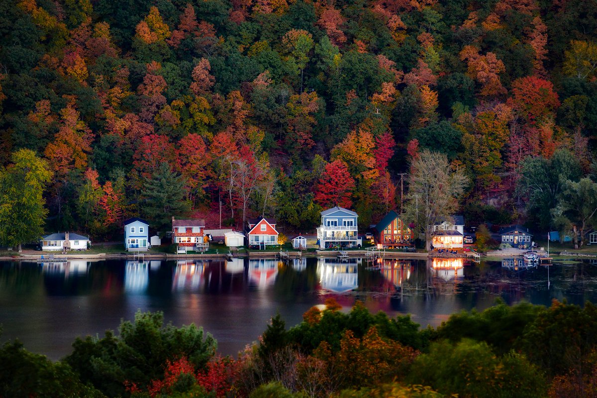 Magical night last night at the southern end of Canandaigua Lake. In my travels yesterday, nowhere else had better color. With a gentle warm breeze, it was so quiet you could hear a pin drop. Are you seeing any color around the area? If so, I'd love to see your pics.
