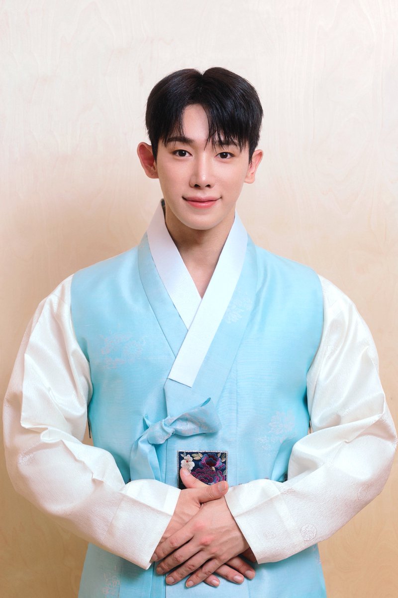 official__wonho tweet picture