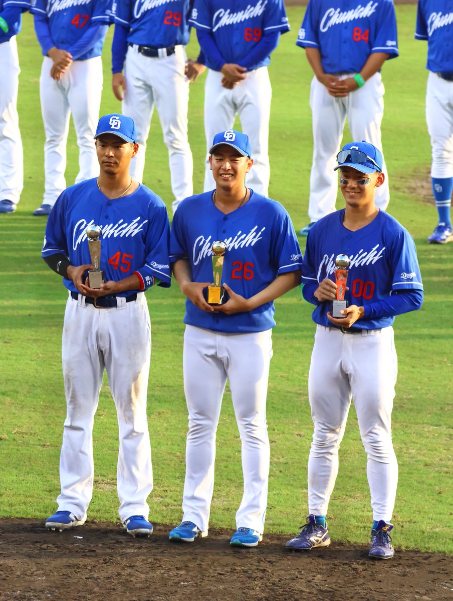 賞を受賞した3人✨
おめでとうございます！更なる飛躍を！

📷2025.10.4
#仲地礼亜 #土田龍空 #尾田剛樹 #dragons