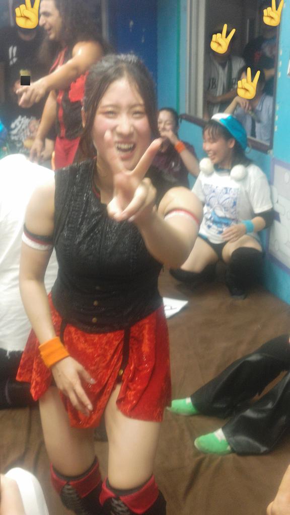 BwAR8LmEYL0kcDk's tweet image. #ChocoPro 
#MysteryWrestling 
#EvilUno 
#駿河メイ
今回の試合の特別ルールを説明し、ジャンケンに勝つメイさん誰でも容赦しない！やはりスゴイ人だ～🍎