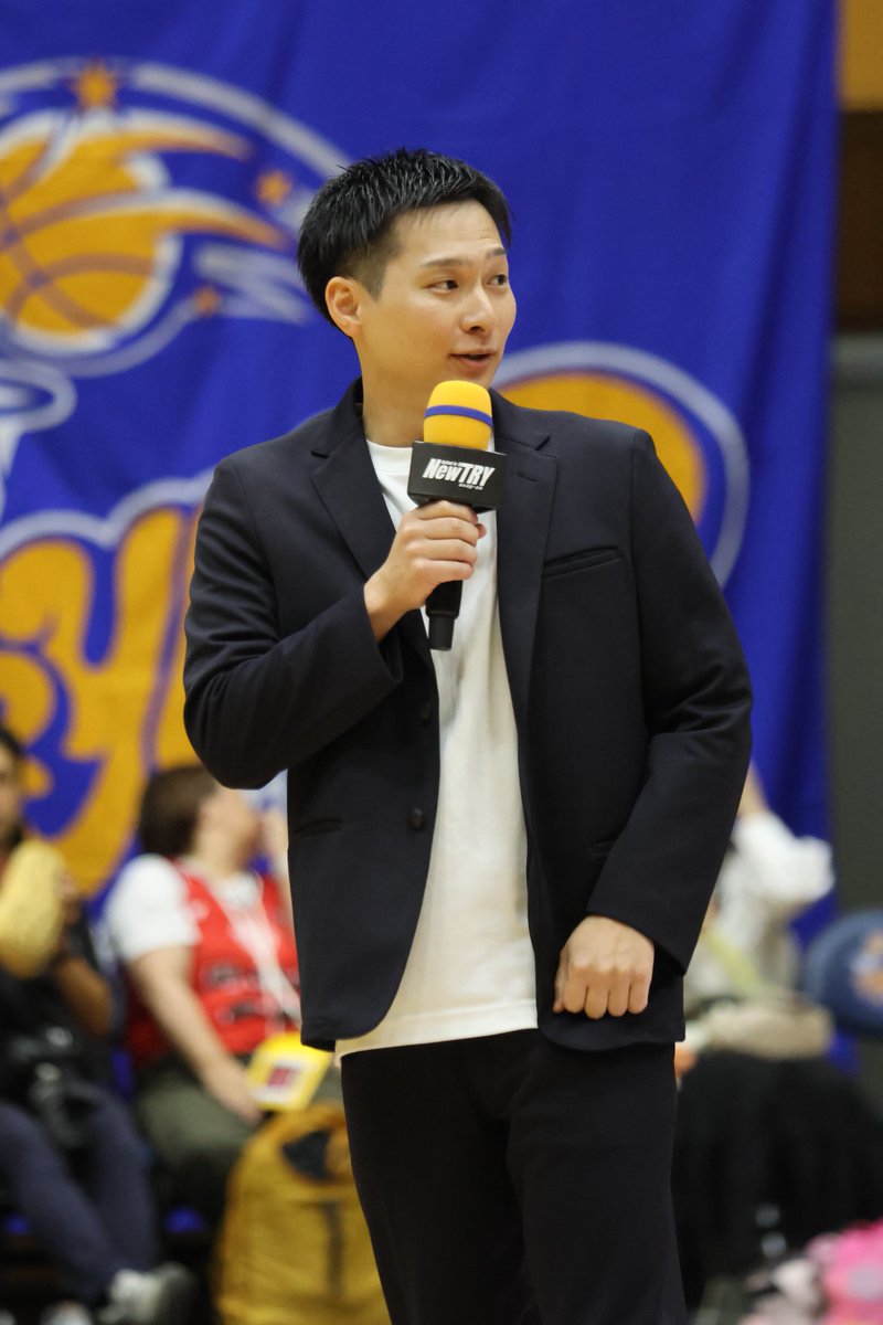 kijitaro2004's tweet image. 2025年10月4日津山総合体育館
ベンチでぴょんぴょん飛び跳ねて可愛いと評判の野村HC🥰
本人の知らぬ間に広めちゃおう😂
#野村慧介 #HC #選手より若いて #コールしたい #トライフープ岡山