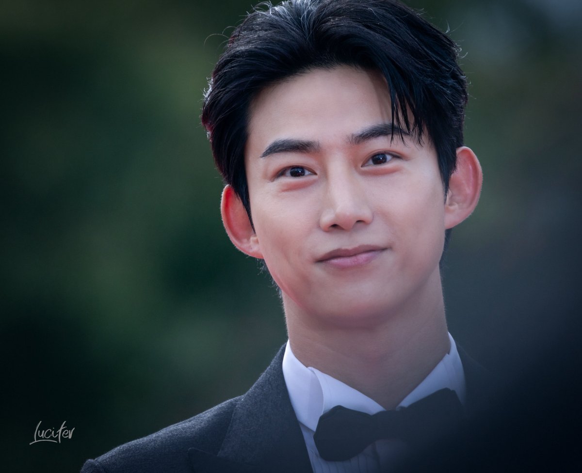 251002 서울드라마워즈 HQ 📸 (1)

개큰 미남 푸르른 녹음을 등지고
레카에 두둥하고 등장✨

#옥택연 #택연 #テギョン #TAECYEON 
#2PM