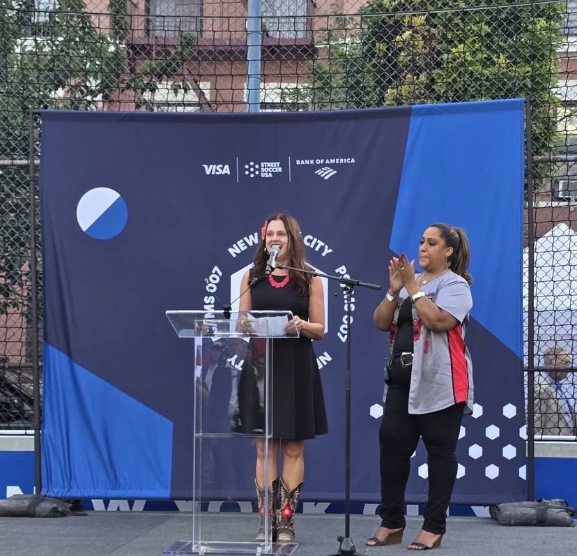 KristyDeLaCru15's tweet image. Great things happening in @CSD_4 —check out the @StreetSoccerUSA park at 4M007.  Every child should have the opportunity to play! Thanks to all the partners who help make this happen! @NYCSchools @ManhattanCB11 @BankofAmerica @Visa