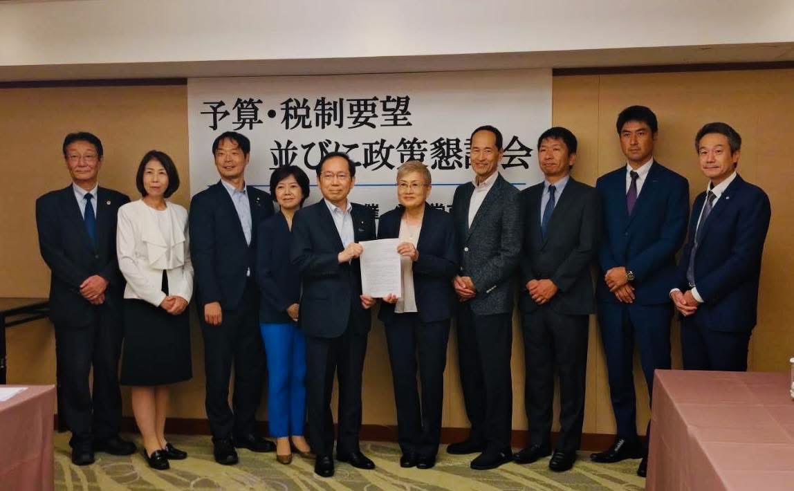 kibou_you's tweet image. 【令和8年度 予算•税制要望ならびに政策懇談会】
日本福祉用具供給協会の皆様から国への要望と共に、人材育成について貴重なご意見をいただきました。
介護を必要とされる方の生活の質を高める大切な支えとなる福祉用具。引き続き支援の取り組みを進めてまいります。

#京都市伏見区
#福祉用具
#介護