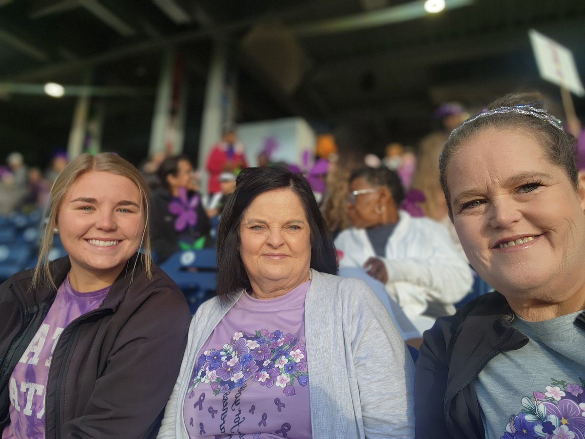 msstephsmith's tweet image. #walktoendalz
