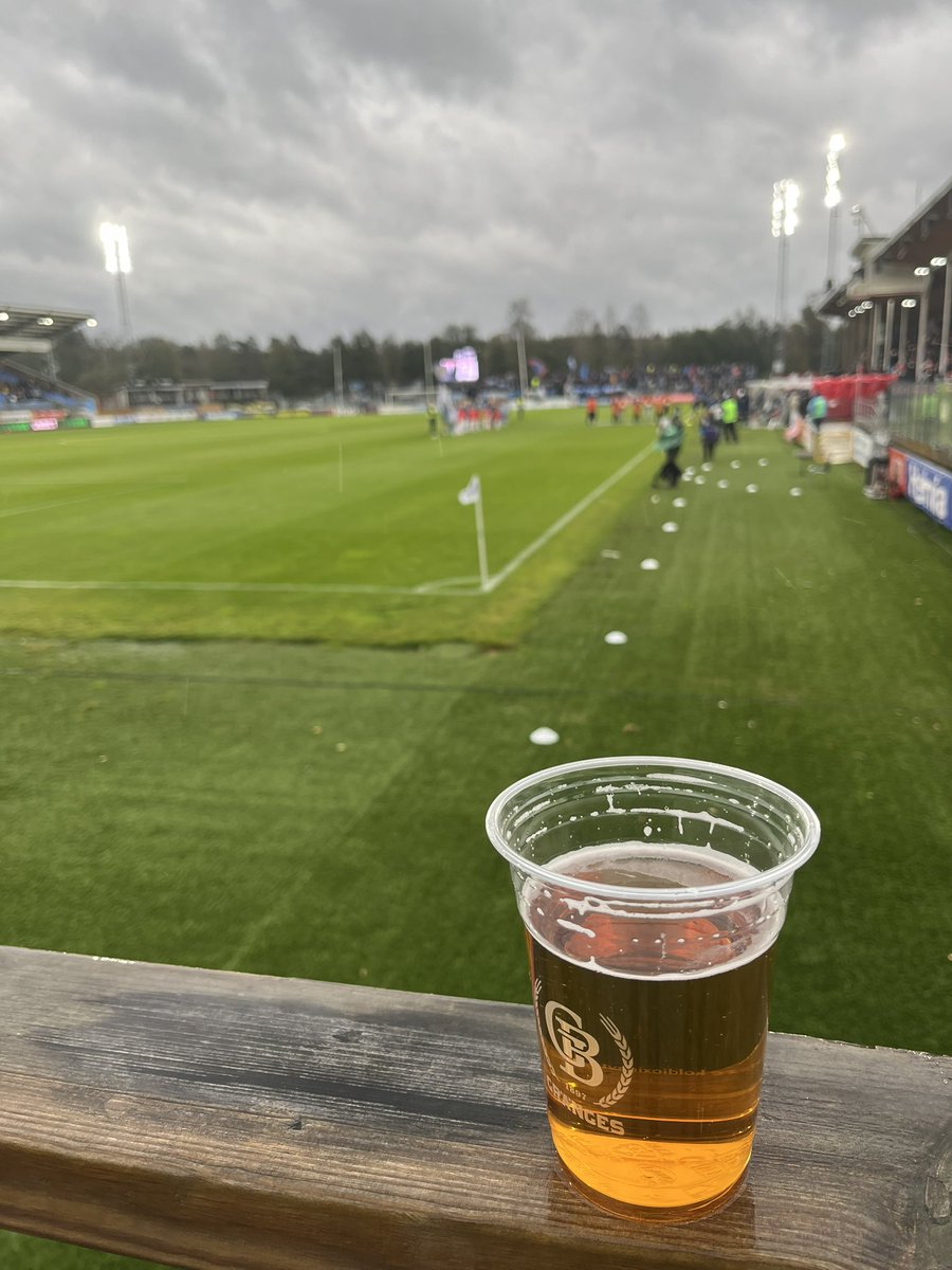 Nu kör vi! Degen away!