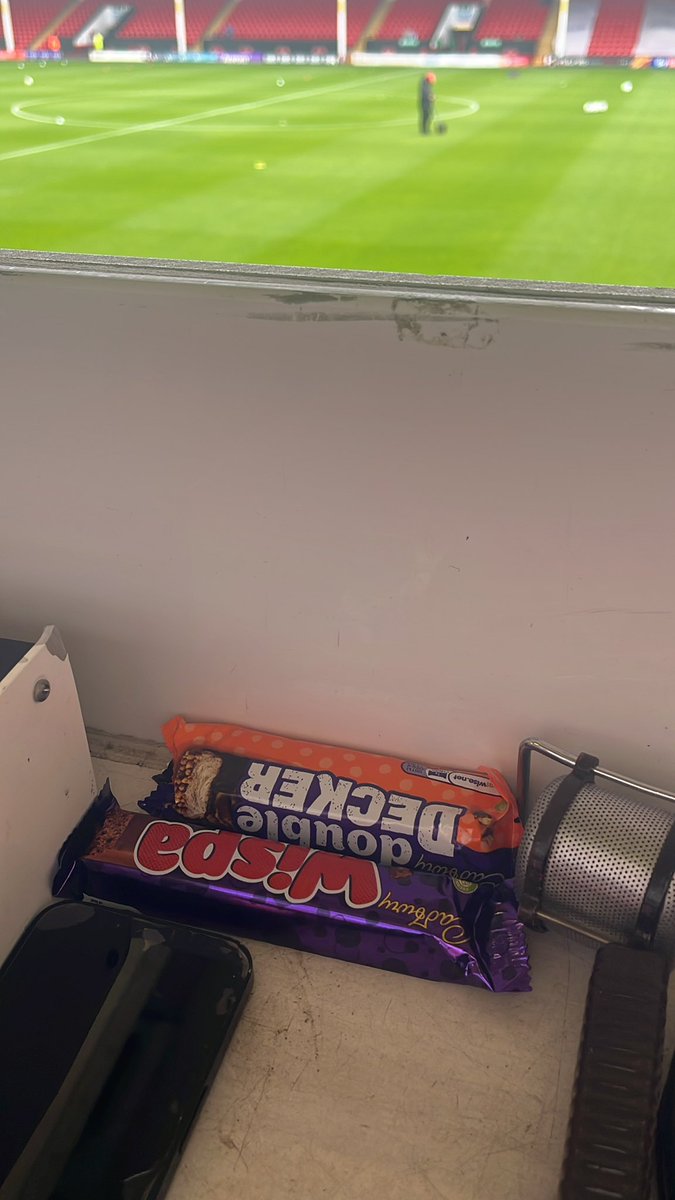 Lee Mansell (@1_mansell) on Twitter photo Good standard from <a href="/ChrisSpittles/">Chris Spittles</a>, professionally done unlike <a href="/AndyLHoward/">Andy Howard</a> and his selfish Biscuit and raisin !!!!! 
Come on the ⛽️ Good standard from <a href="/ChrisSpittles/">Chris Spittles</a>, professionally done unlike <a href="/AndyLHoward/">Andy Howard</a> and his selfish Biscuit and raisin !!!!! 
Come on the ⛽️