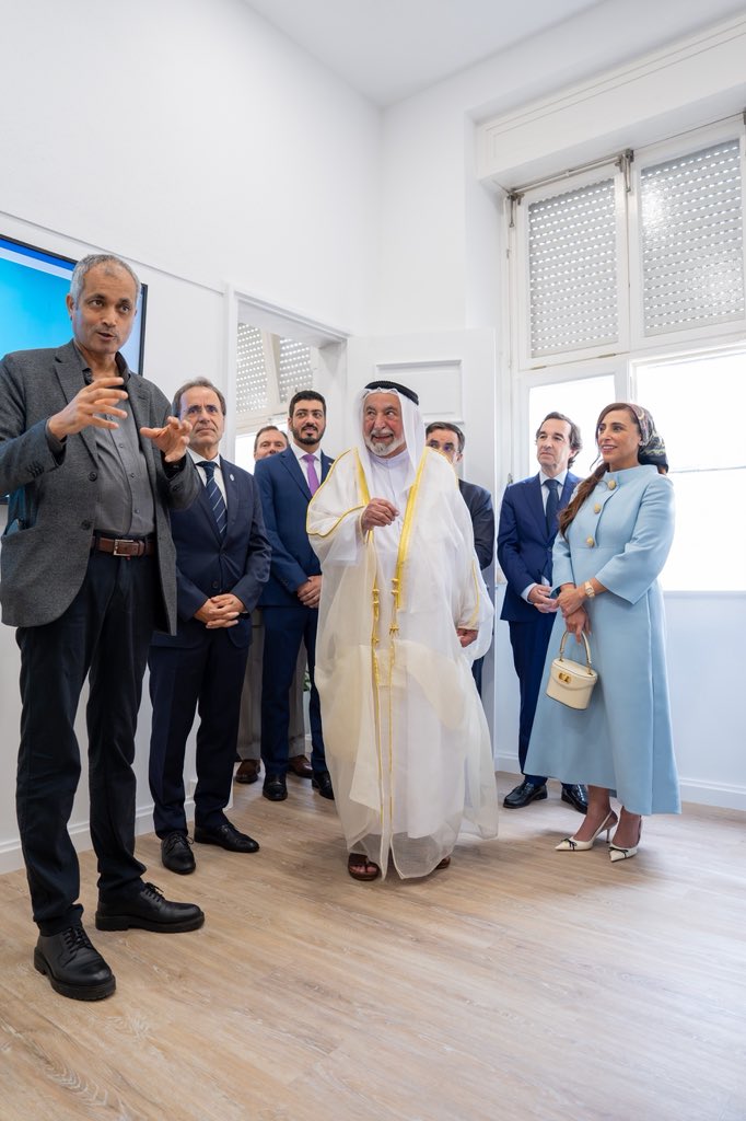 تشرفت بحضور افتتاح مركز الدراسات العربية في جامعة كويمبرا البرتغالية، الذي أسسه صاحب السمو الشيخ الدكتور سلطان بن محمد القاسمي، عضو المجلس الأعلى حاكم الشارقة، لتعزيز التبادل الثقافي والأكاديمي.