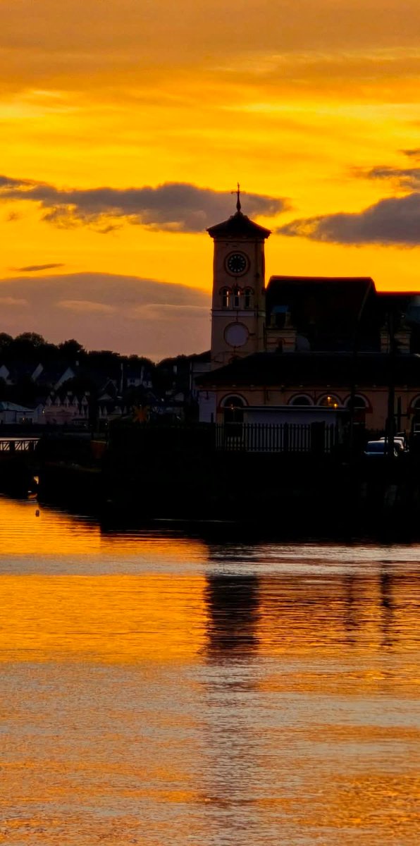 This is Ireland 🇮🇪☘️ (@thisisireland3) on Twitter photo An autumn sun reflecting Cobh's clock tower on the water 🌄💚
📍Cobh, East Cork - Ireland ☘️
📸 Don Collins
<a href="/CobhTourism/">Cobh Tourism</a> #Cobh #Clocktower #Cork #Ireland #EastCork #Reflections #Sunset An autumn sun reflecting Cobh's clock tower on the water 🌄💚
📍Cobh, East Cork - Ireland ☘️
📸 Don Collins
<a href="/CobhTourism/">Cobh Tourism</a> #Cobh #Clocktower #Cork #Ireland #EastCork #Reflections #Sunset