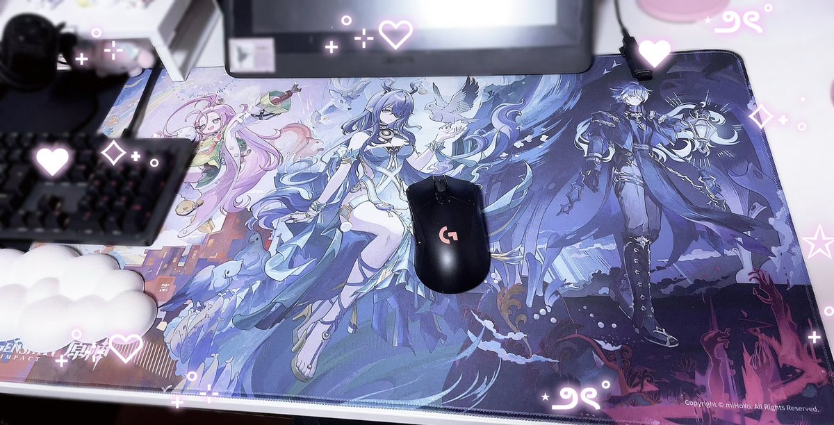 ナド・クライ実装記念のマウスパッド
一気に華やかになってかわいい🎮🩵 
 #desksetup